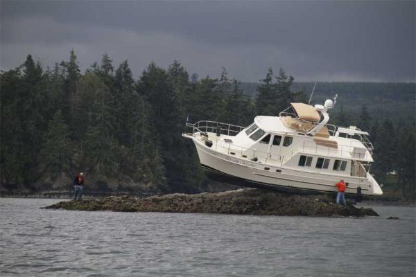 0822boat aground3