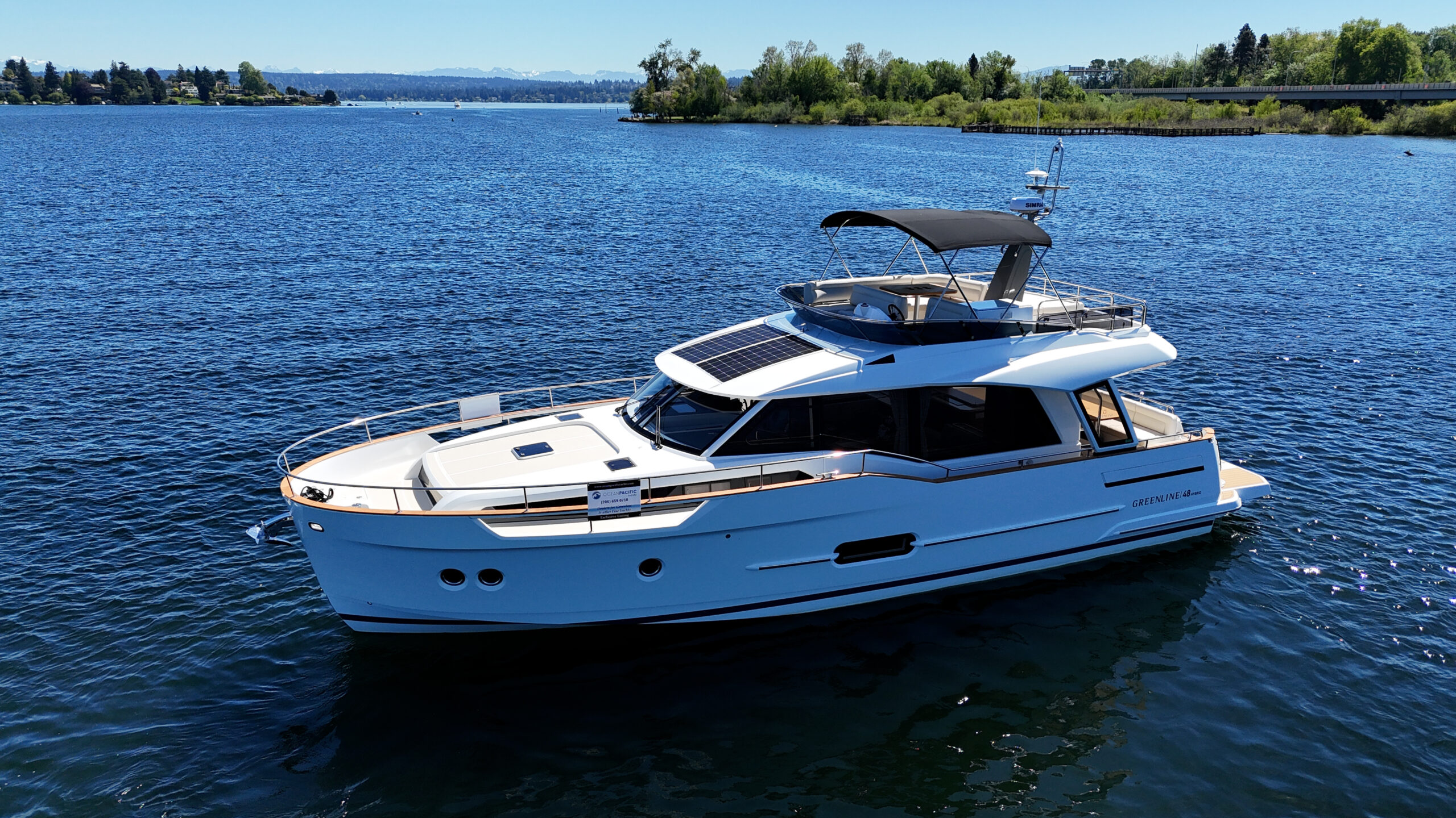 GREENLINE HYBRID POWERED YACHT 48 FLY